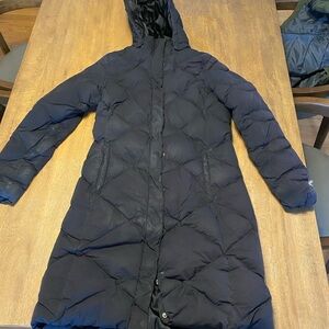 The North Face Women's Black Quilted Goose Down Hooded Coat